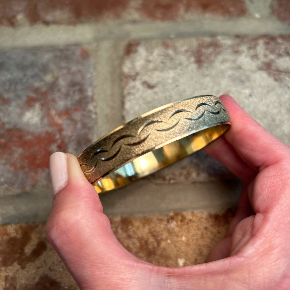 Vintage Crown Trifari Bangle Bracelet - Picture 3 of 11